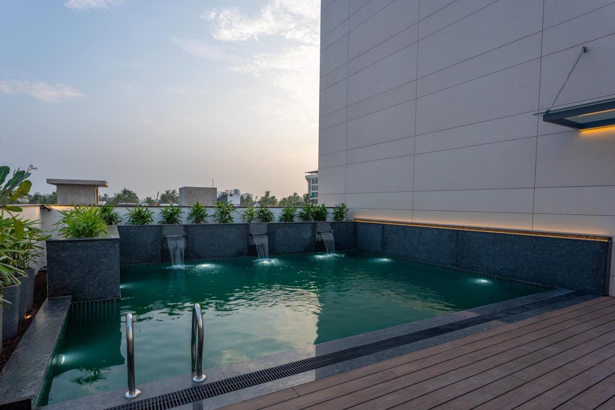 Park Inn & Suites By Radisson Thrissur East Fort Eksteriør bilde
