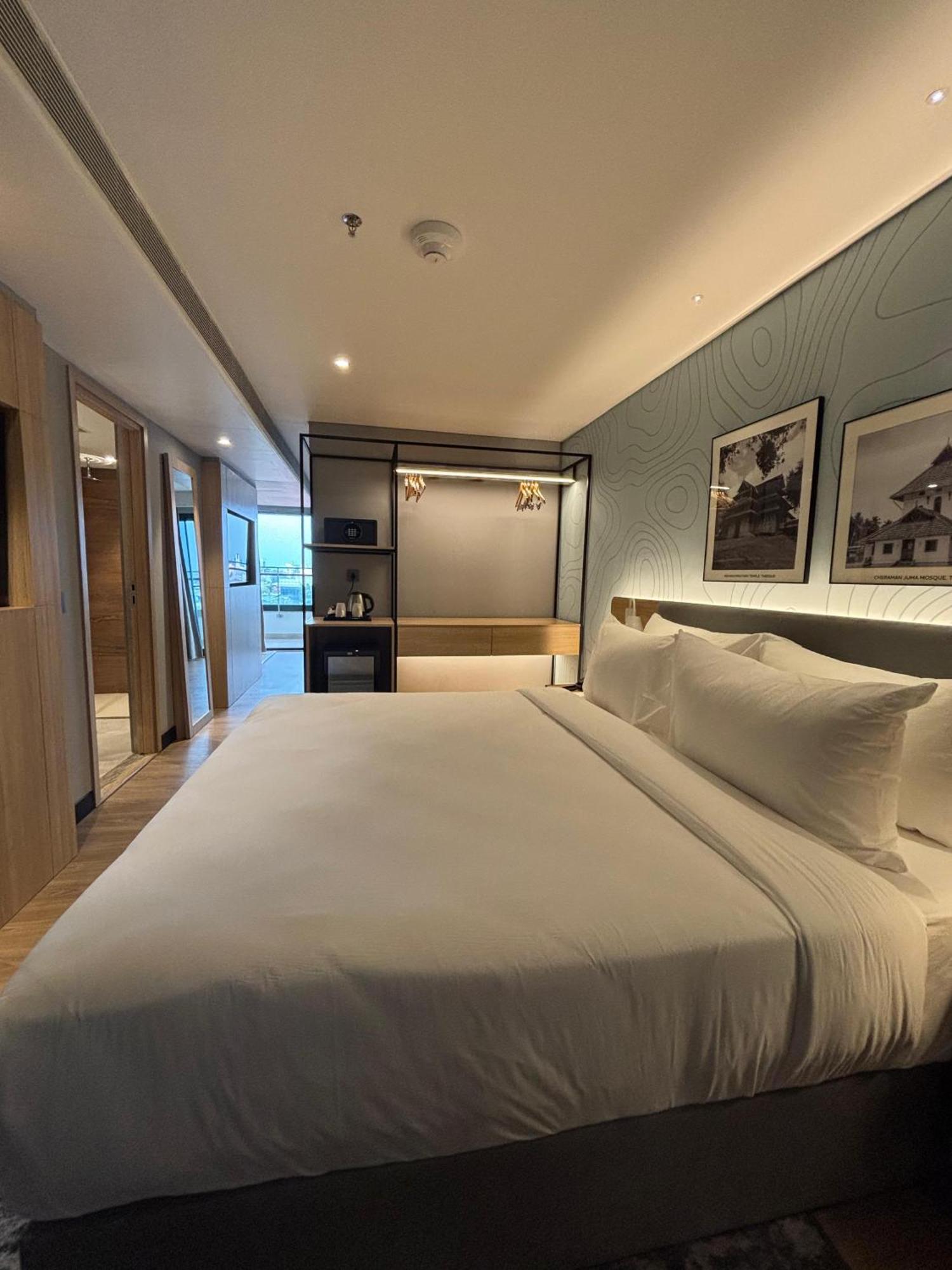 Park Inn & Suites By Radisson Thrissur East Fort Eksteriør bilde